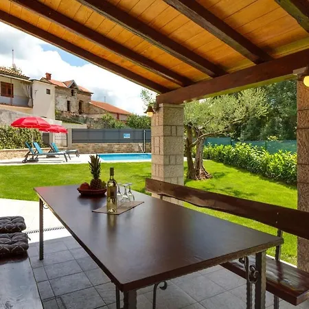 Zoro Comfortable Vakantiehuis Skropeti